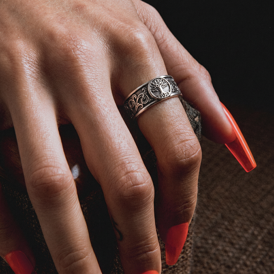 YGGDRASIL CHRONICLE — Celtic Tree of Life Oxidized Silver Band