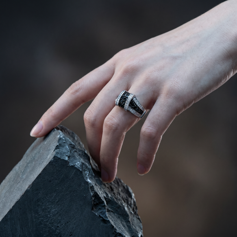 ETERNAL WHISPER. Black & White Diamond Intertwined Ring