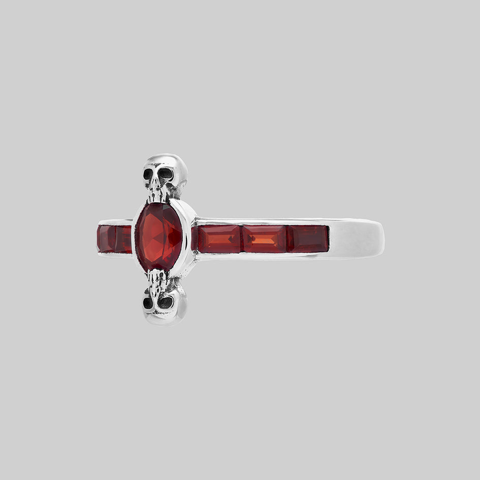 CALVARIA. Skull Set Garnet Ring - Silver