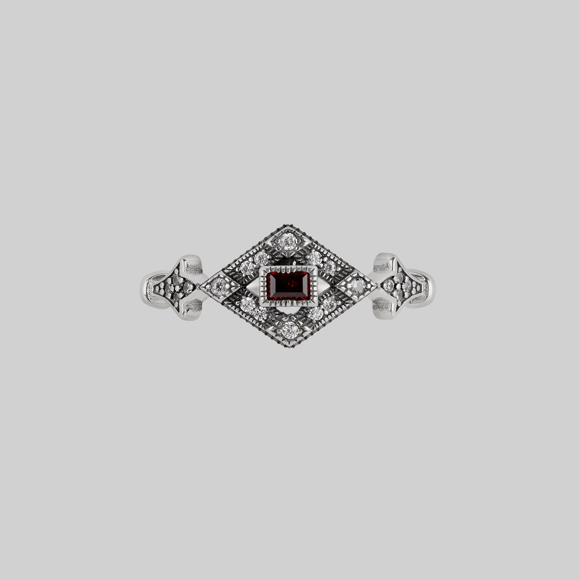 FLAPPER. Gatsby Garnet Ring - Silver