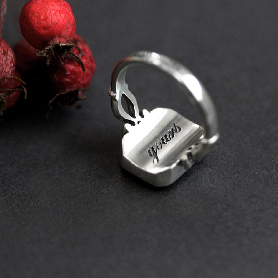 HEART KEEPER. Anatomical Heart Under Glass™ Ring - Silver
