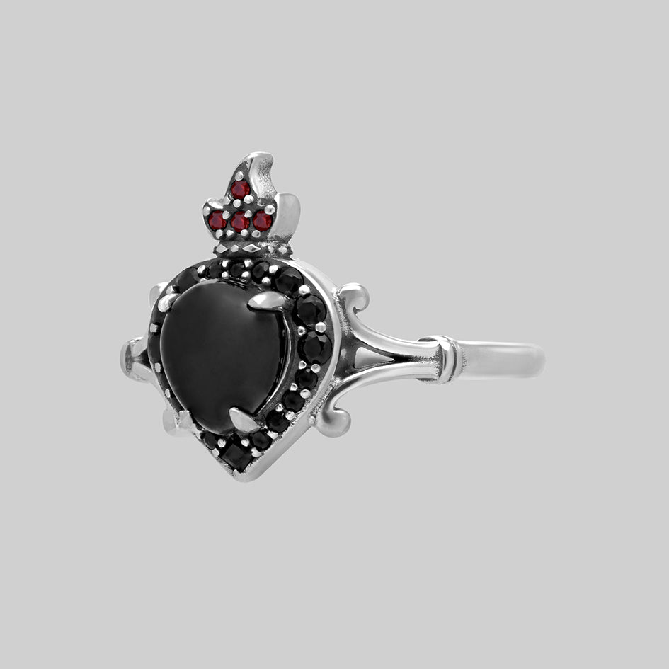 IGNIS COR. Sacred Heart Black Onyx Ring - Silver