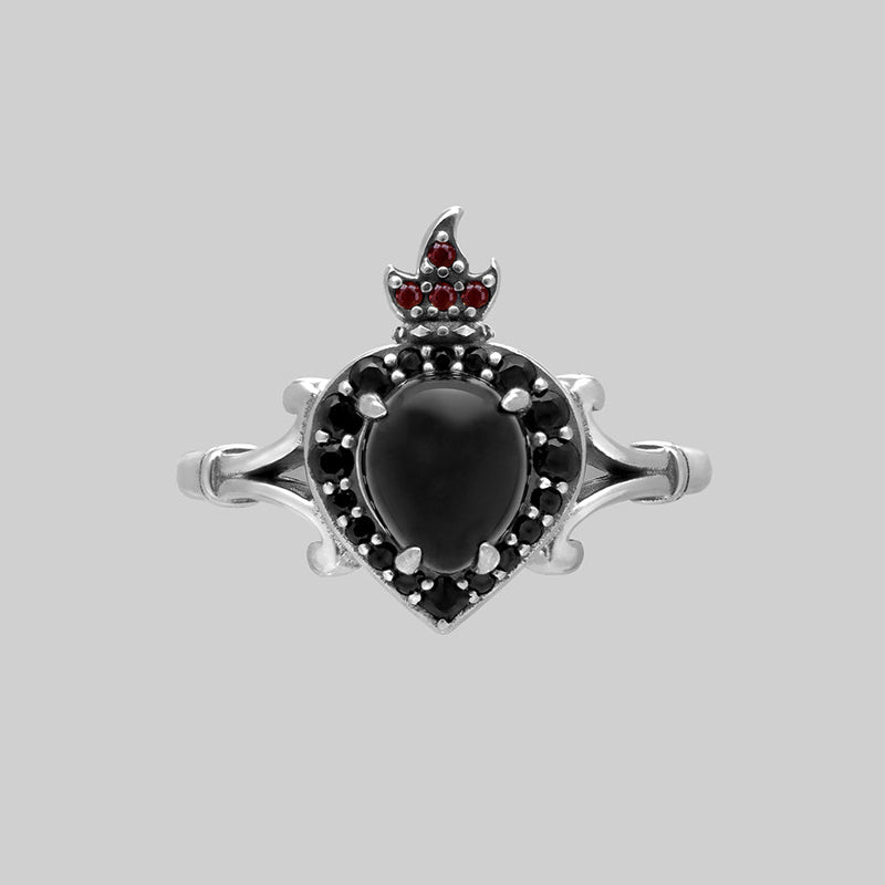 IGNIS COR. Sacred Heart Black Onyx Ring - Silver