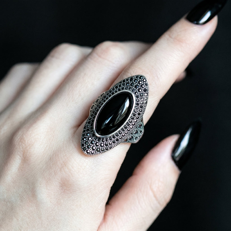 NOCTURNAL POEM. Vintage Marquise-Cut Black Onyx Ring - Silver