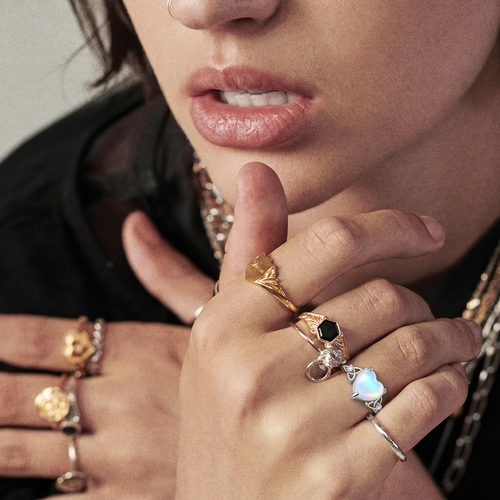 AURORAL SEEKER. Trinity Knot & Iridescent Heart Ring - Silver