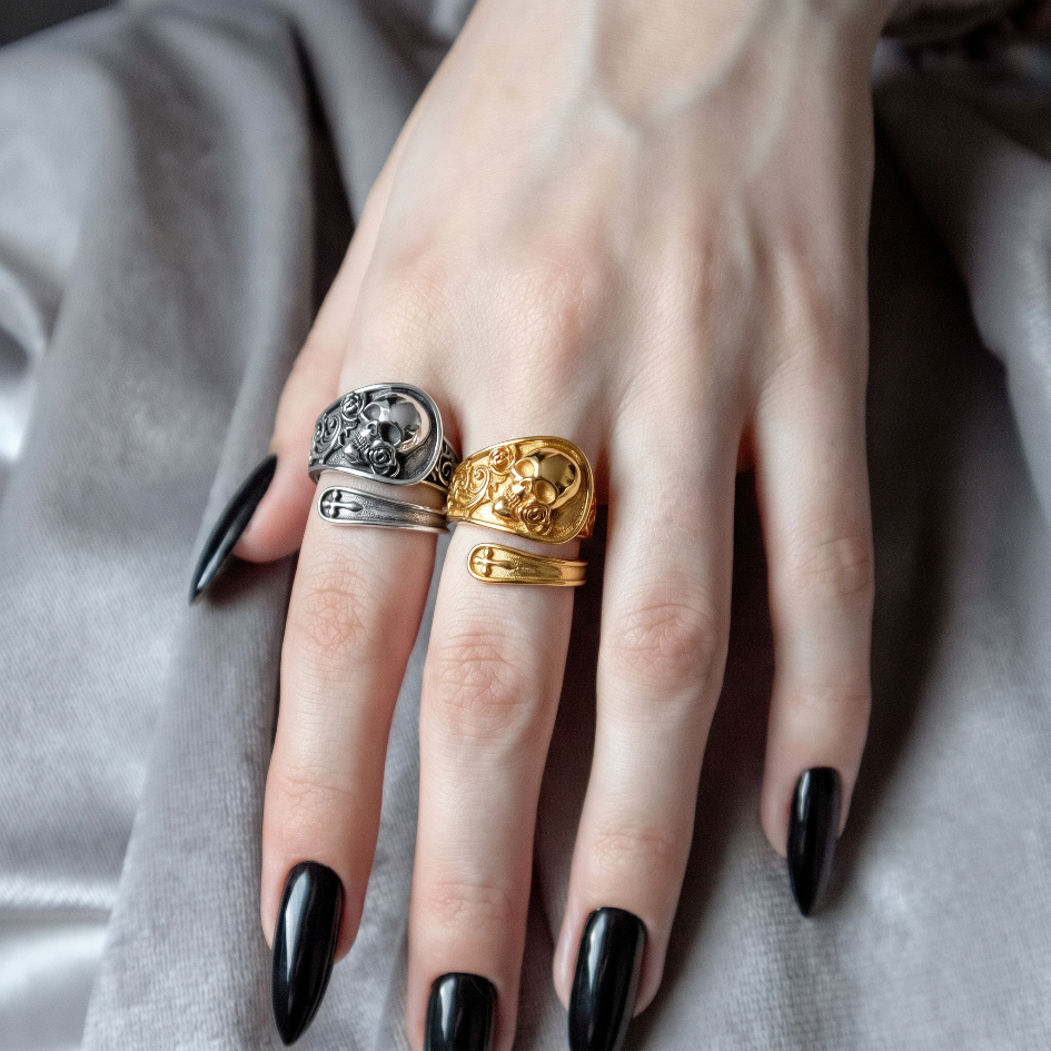 SHADOWED ROSE. Gothic Skull & Rose Wrap Ring - Silver
