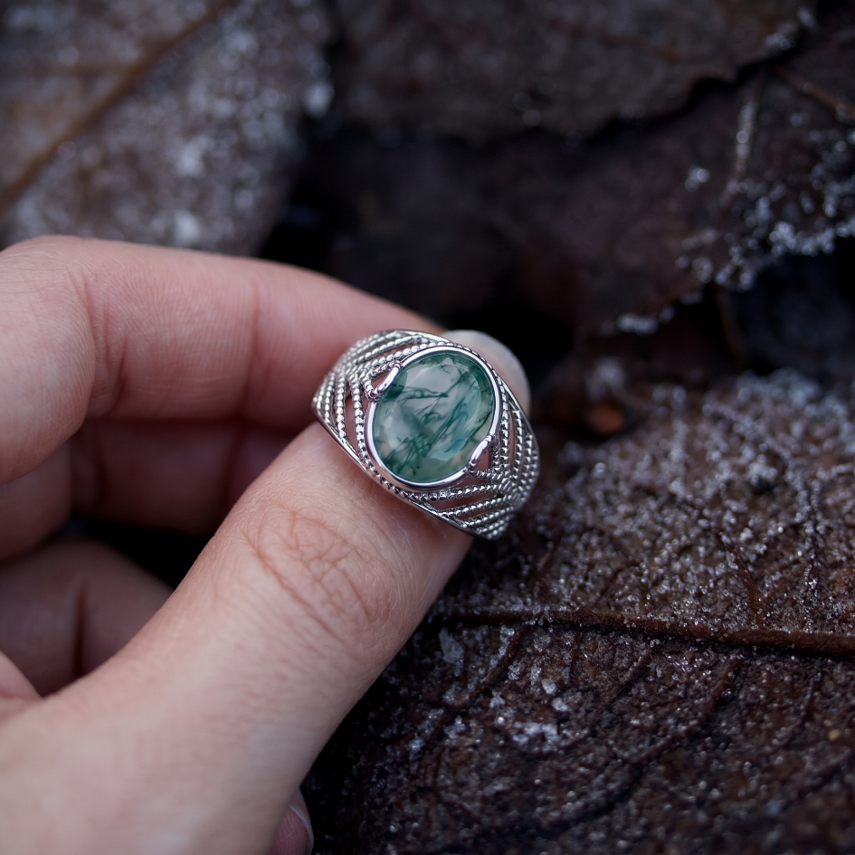 ETERNAL VEIL. Moss Agate Braided Ring - Silver