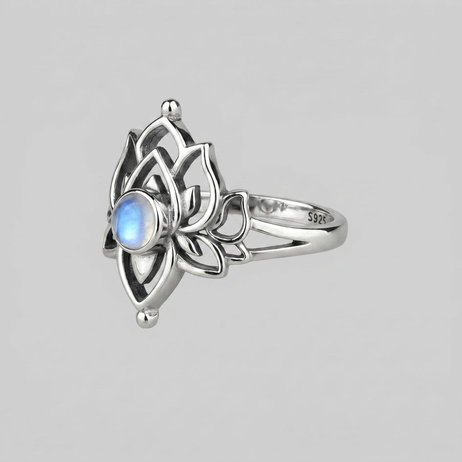 LUNAR LOTUS. Mandala Moonstone  Ring - Silver