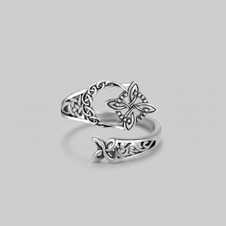 ETERNAL KNOT. Celtic Knot Ring - Silver