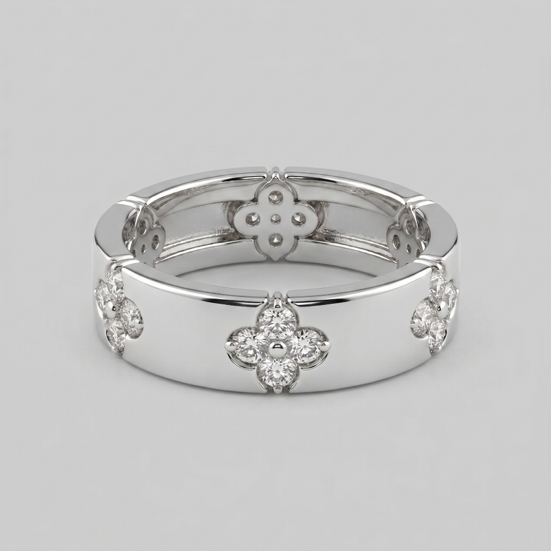 LUCKY CLOVER. Classic Four-Leaf Ring - Silver