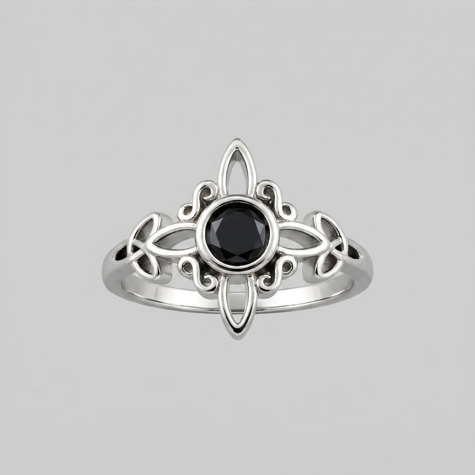NOIR SOLSTICE. Celtic Knot Starburst Ring - Silver