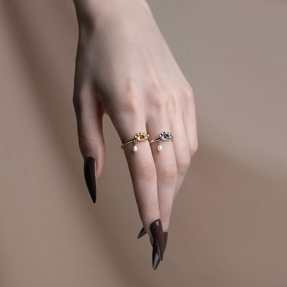 OCULUS. Starry Eyed Pearl Ring - Silver