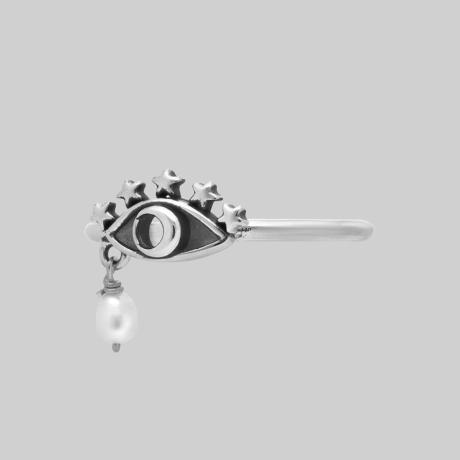 OCULUS. Starry Eyed Pearl Ring - Silver