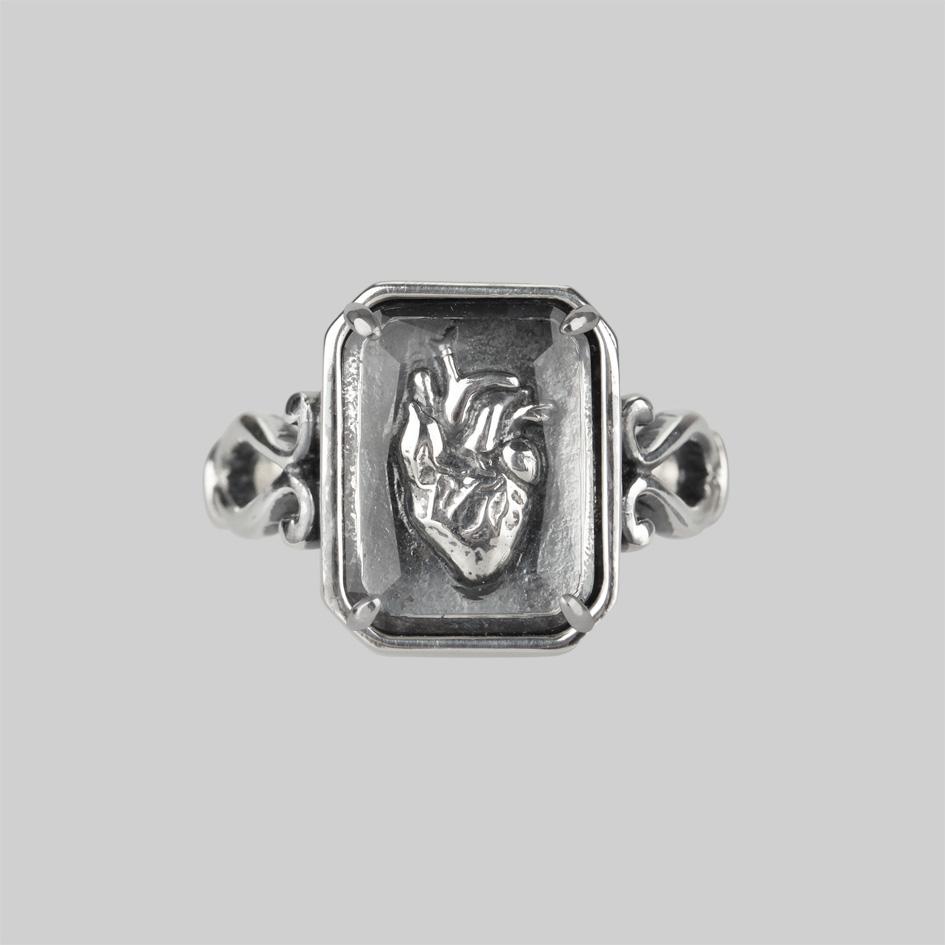 HEART KEEPER. Anatomical Heart Under Glass™ Ring - Silver