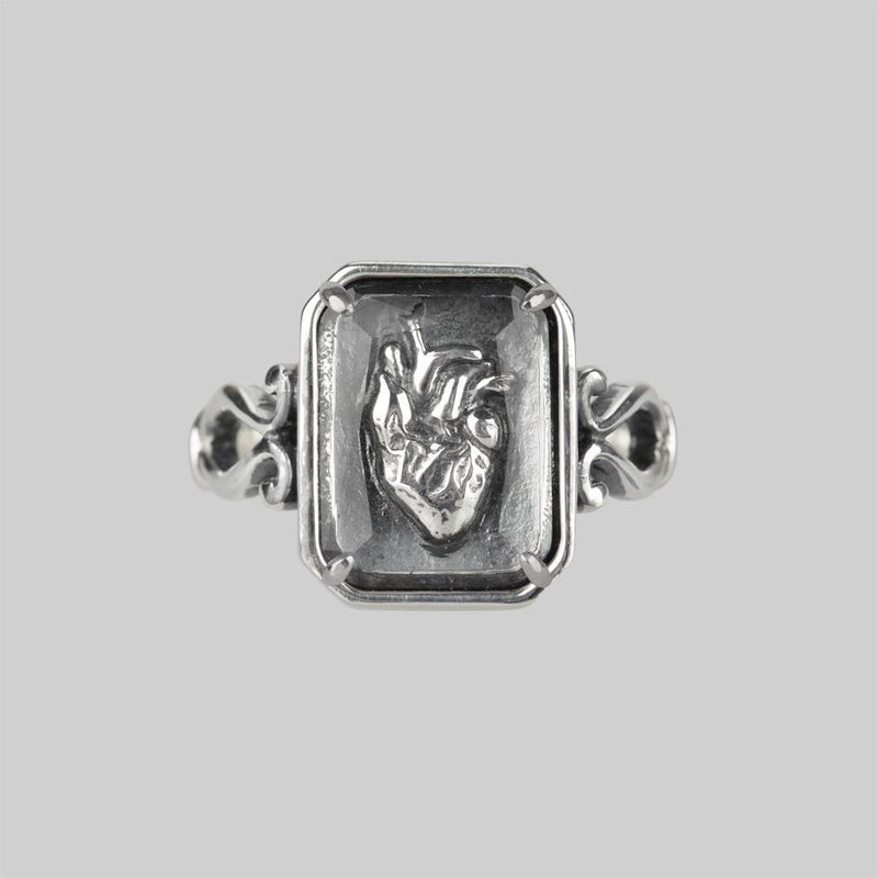 HEART KEEPER. Anatomical Heart Under Glass™ Ring - Silver