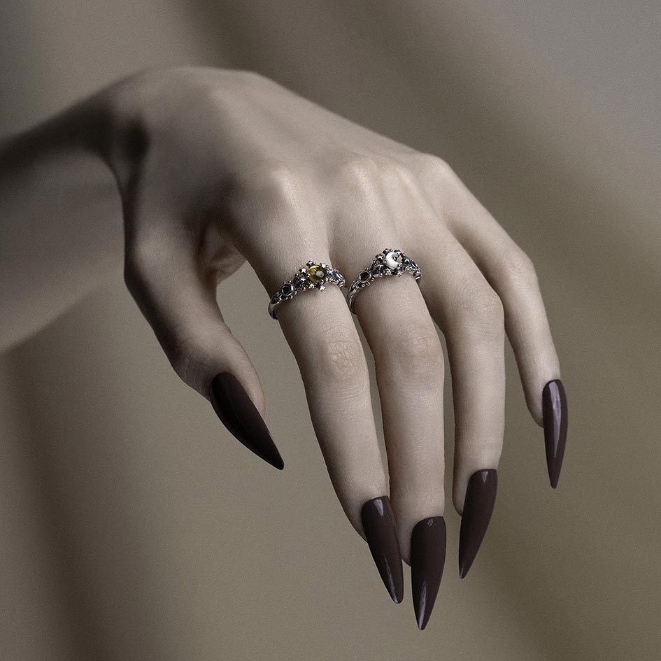 SOLARIS. Flaming Sun Amber Ring - Silver