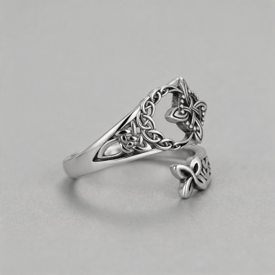ETERNAL KNOT. Celtic Knot Ring - Silver