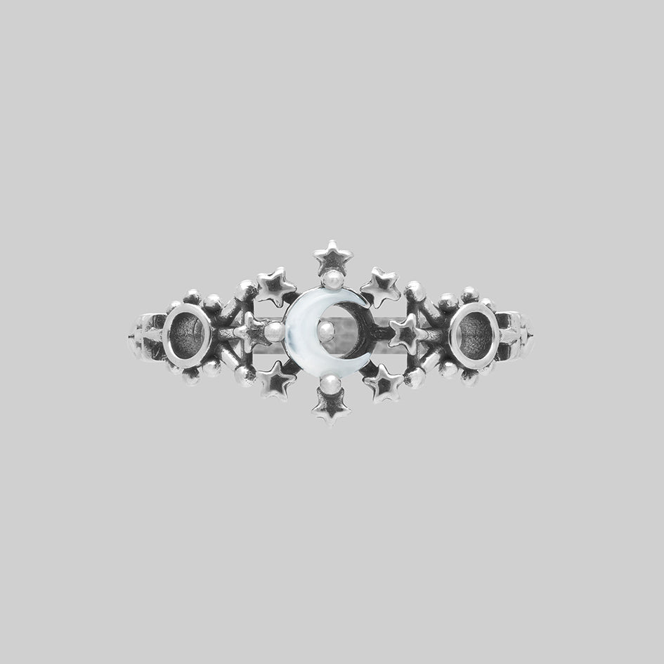 LUNAE. Crescent Moon Pearl Ring - Silver