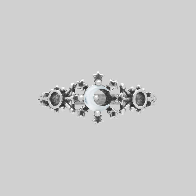 LUNAE. Crescent Moon Pearl Ring - Silver