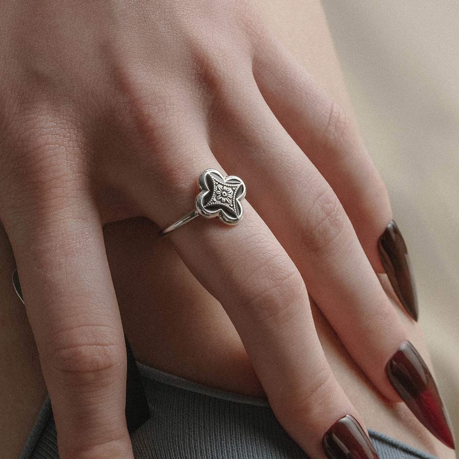 ANNIE. Tudor Crest Black Enamel Ring - Silver