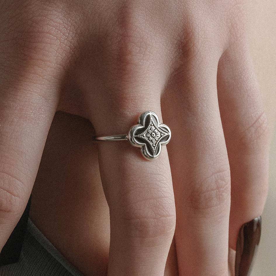 ANNIE. Tudor Crest Black Enamel Ring - Silver